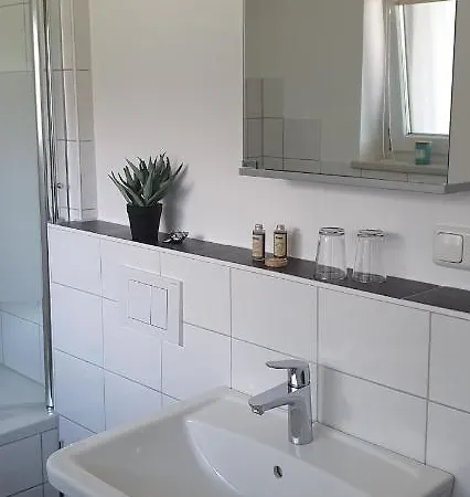 März *